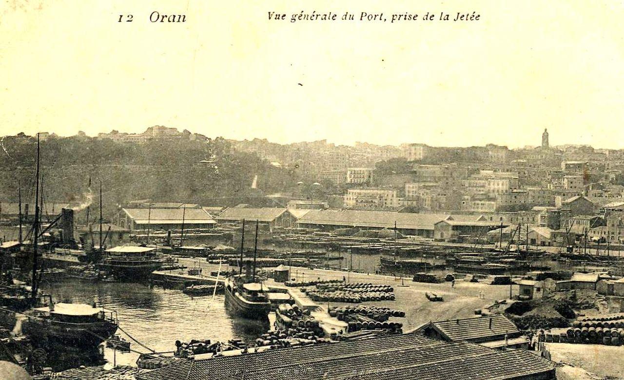 Oran- 154- travail sur les quais.jpg